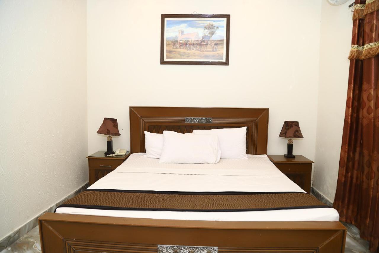Hotel Green Fort Gulberg Lahore Eksteriør billede