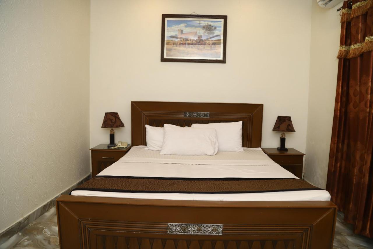 Hotel Green Fort Gulberg Lahore Eksteriør billede