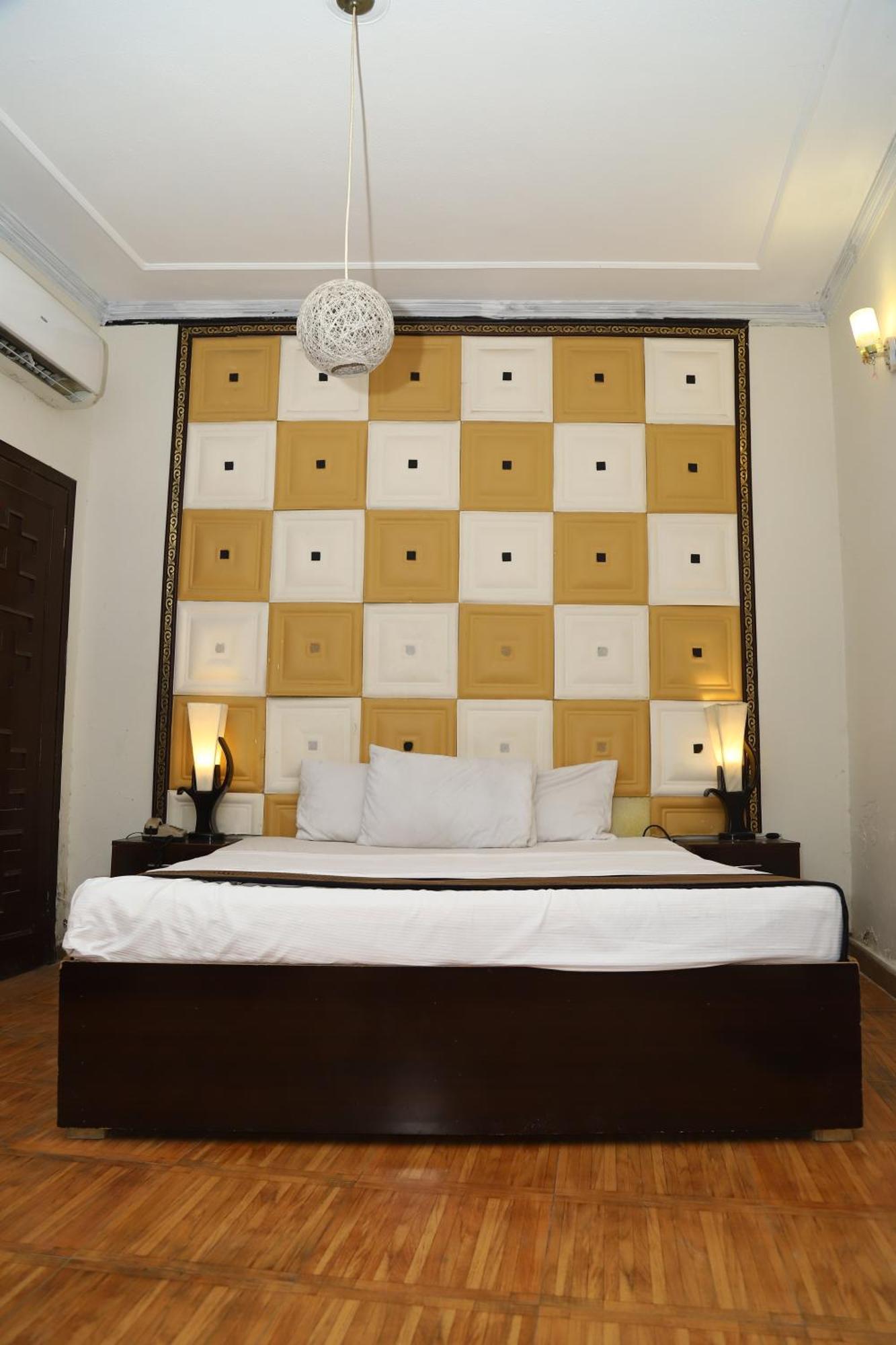 Hotel Green Fort Gulberg Lahore Eksteriør billede