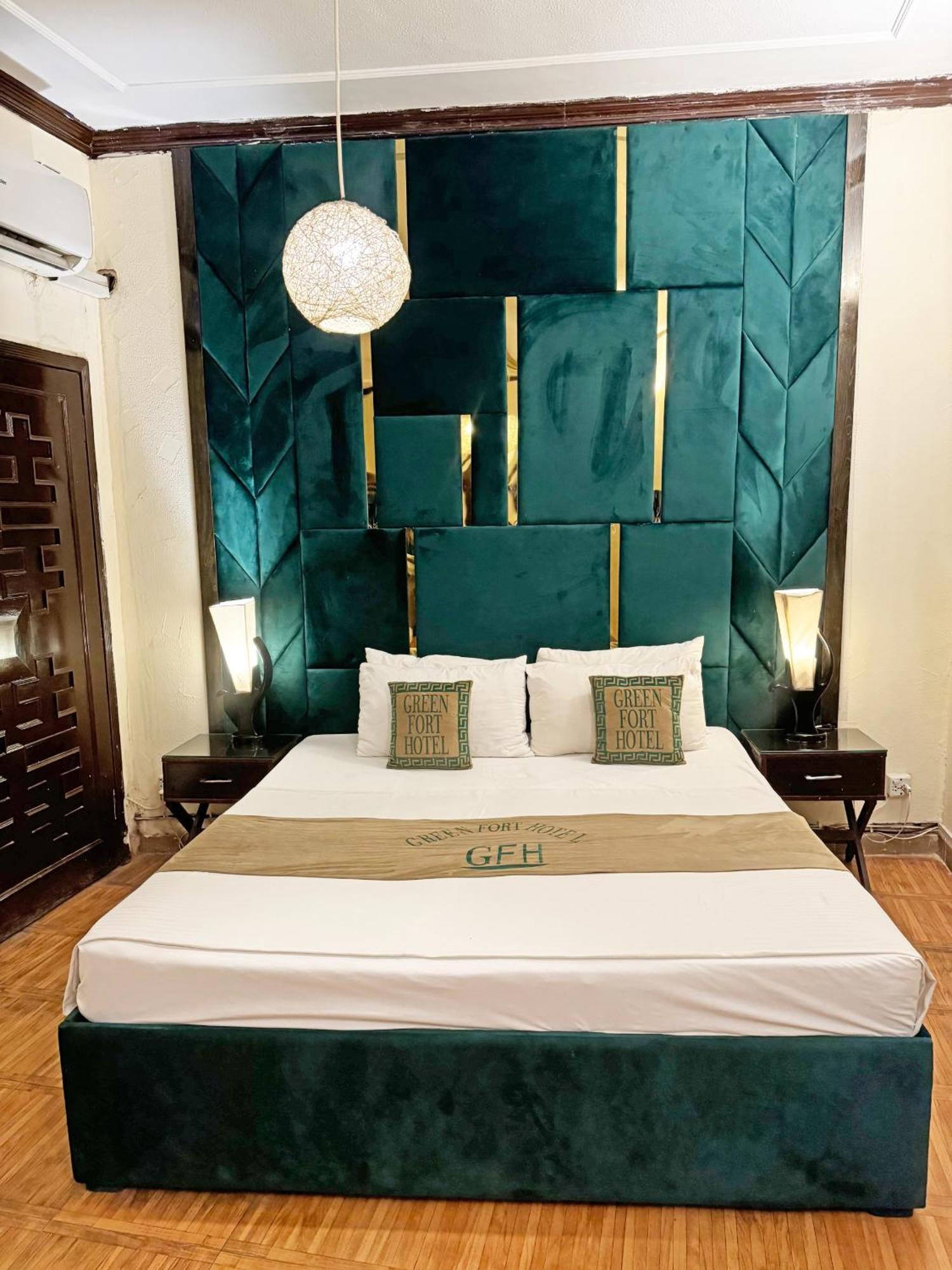 Hotel Green Fort Gulberg Lahore Eksteriør billede